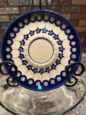 Handcrafted Blue Floral Ceramic Plate - Classic Home Dining Accent